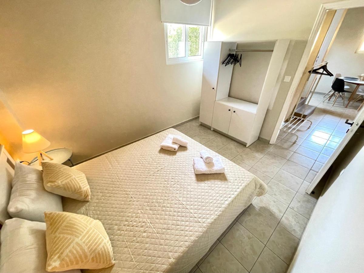 Sofi'S Apartments Каламата Экстерьер фото