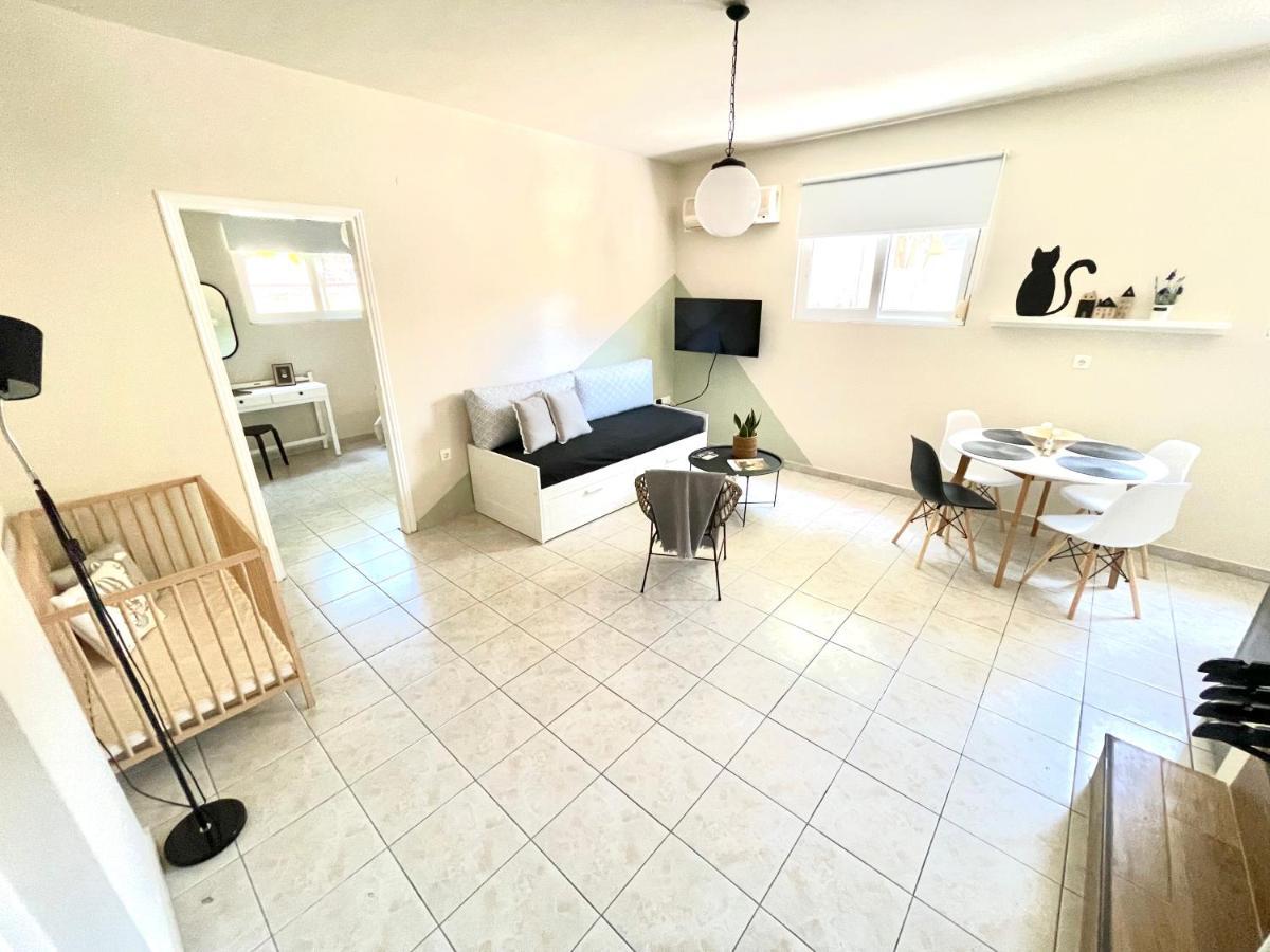 Sofi'S Apartments Каламата Экстерьер фото