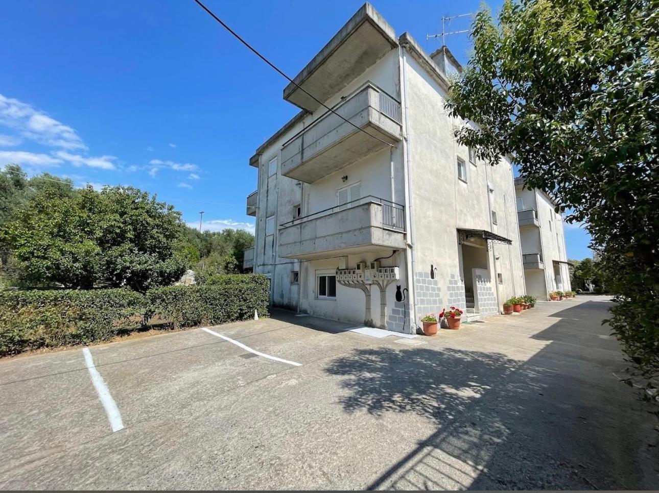 Sofi'S Apartments Каламата Экстерьер фото